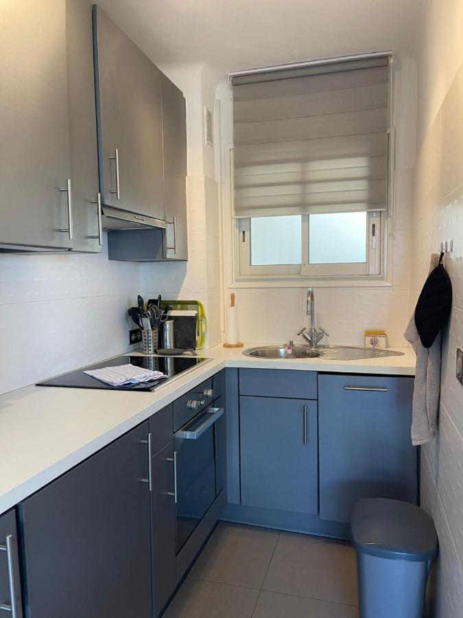 Fully Equipped Beachfront Studio In The Heart Of The City Center Bd Leclerc Антиб Экстерьер фото
