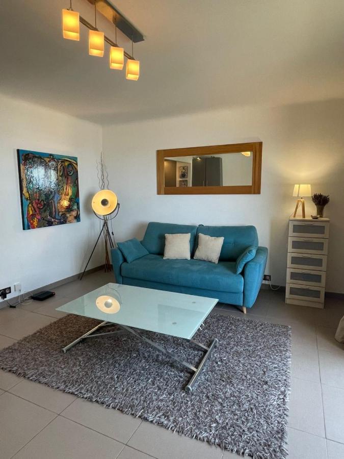 Fully Equipped Beachfront Studio In The Heart Of The City Center Bd Leclerc Антиб Экстерьер фото