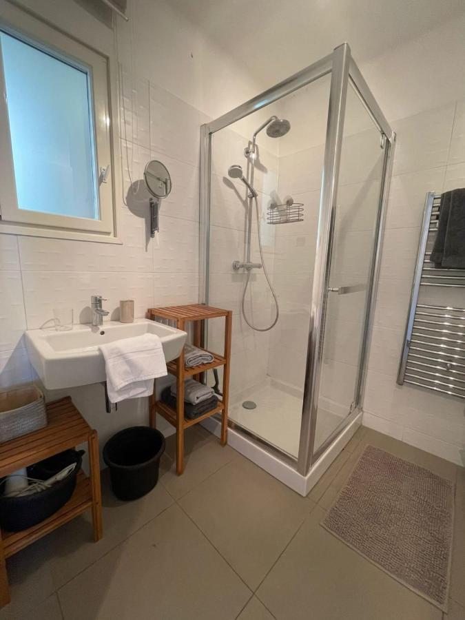 Fully Equipped Beachfront Studio In The Heart Of The City Center Bd Leclerc Антиб Экстерьер фото